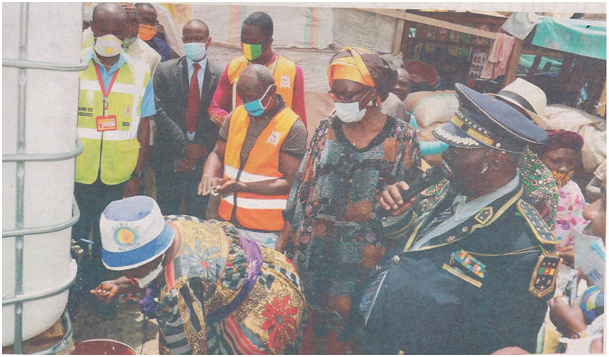 Covid-19 : de l’humour pour sensibiliser dans les marchés